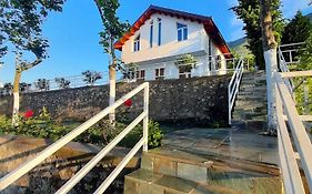 Xhuli Guesthouse